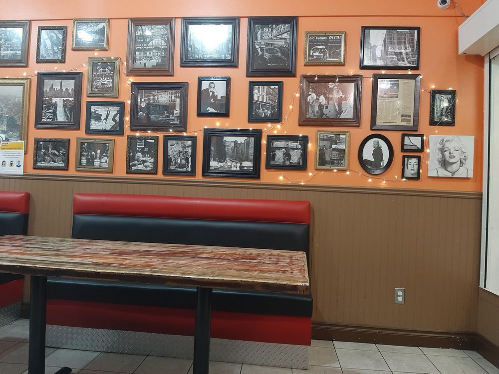 Flipp'n Burgers 330 10 St NW, Calgary