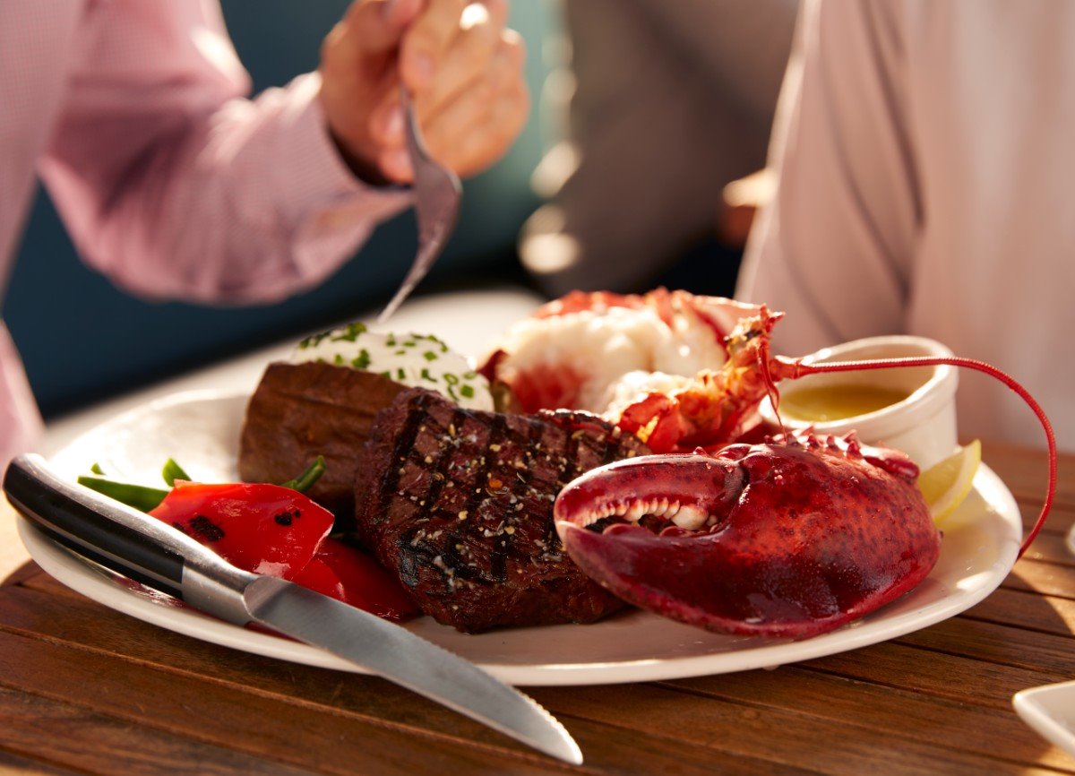 The Keg Steakhouse + Bar - Crowfoot 130 Crowfoot Terrace NW, Calgary