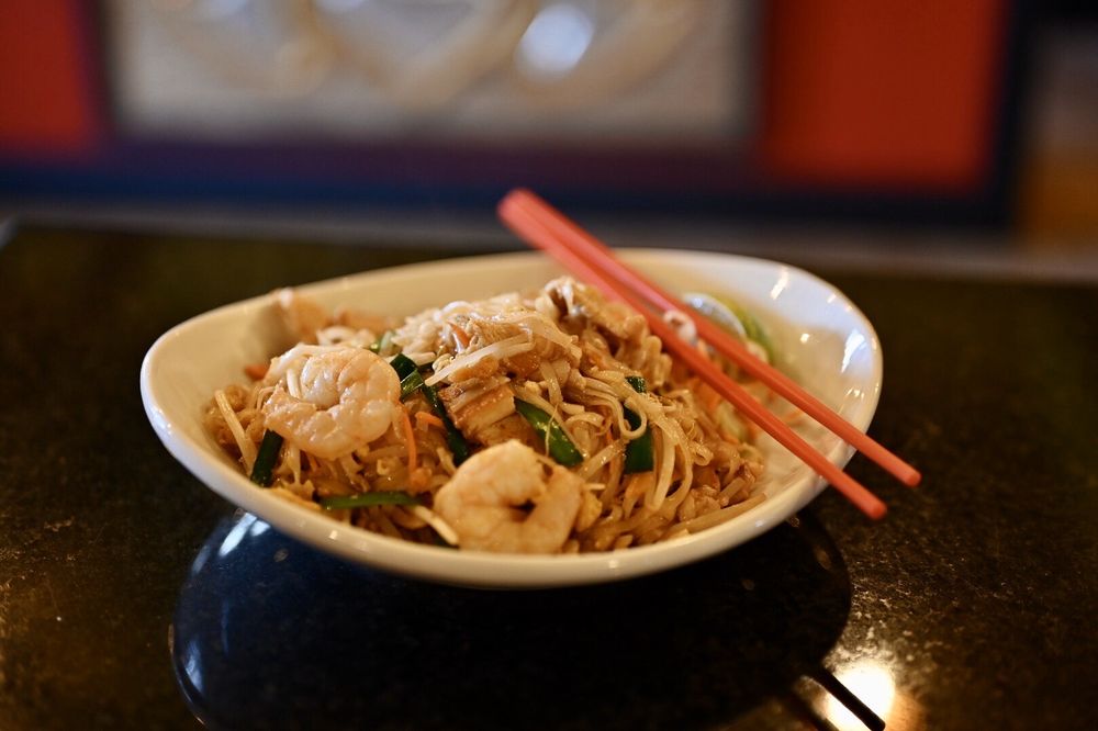 Pad Thai Restaurant 3106B 4 St NW, Calgary