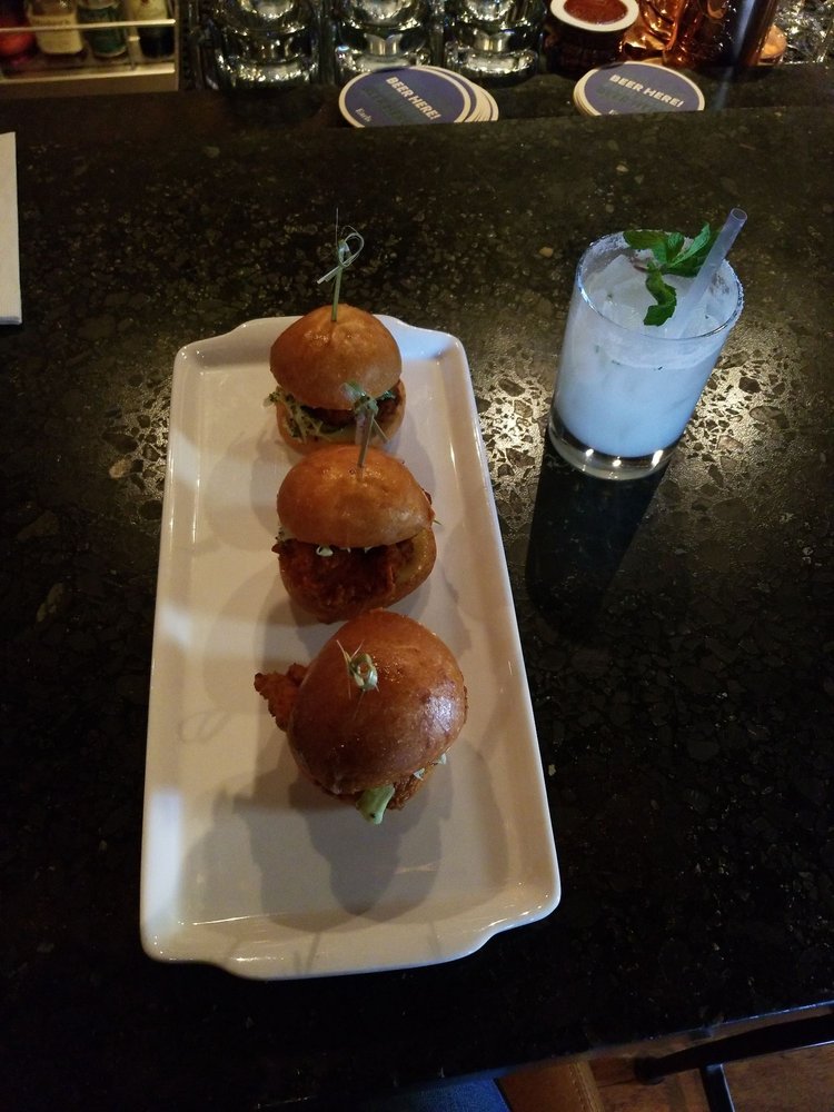 Earls Kitchen + Bar 23 St NE #3030, Calgary