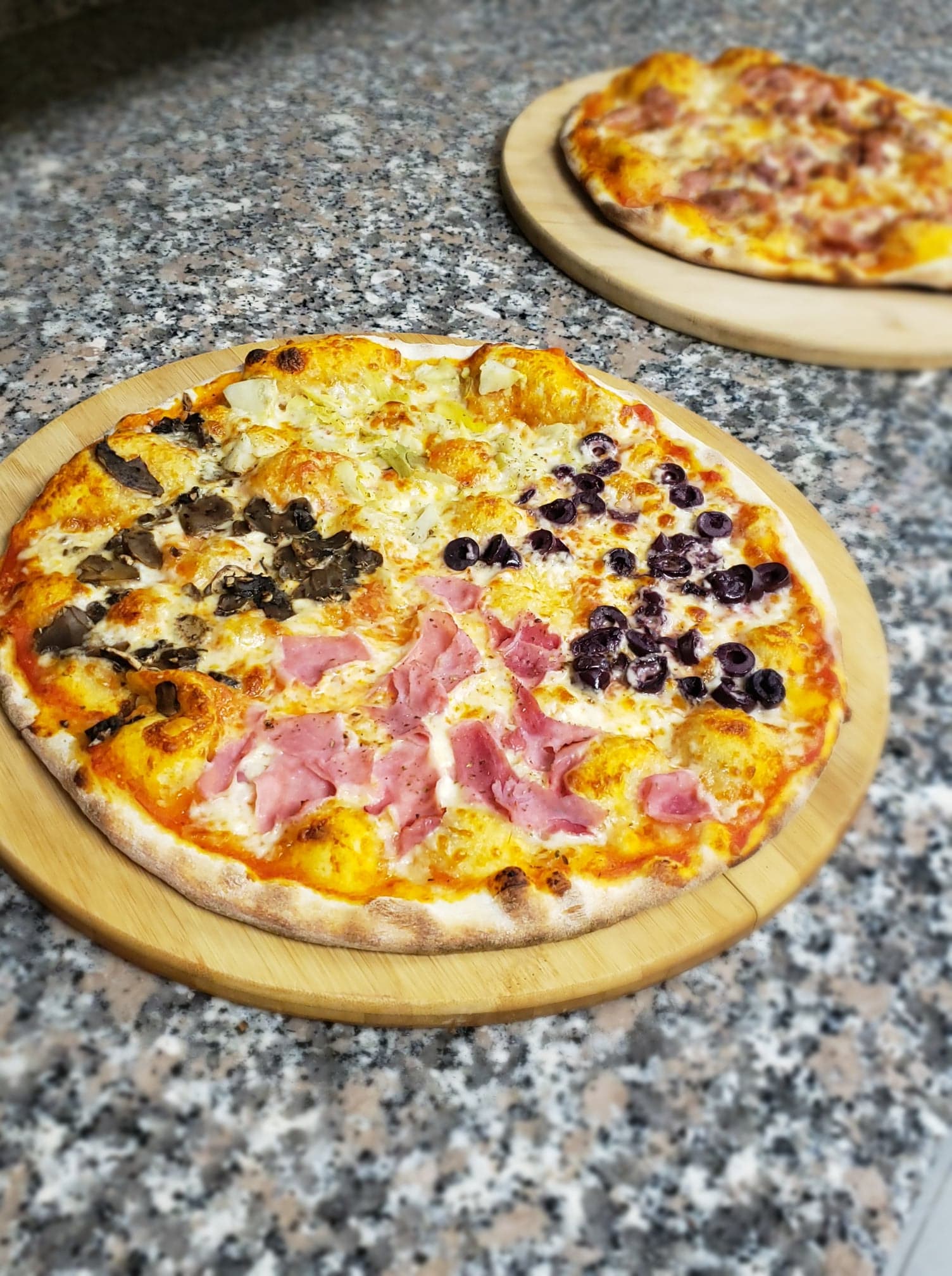 Artisti Pizzeria 11998 109a Ave NW, Edmonton