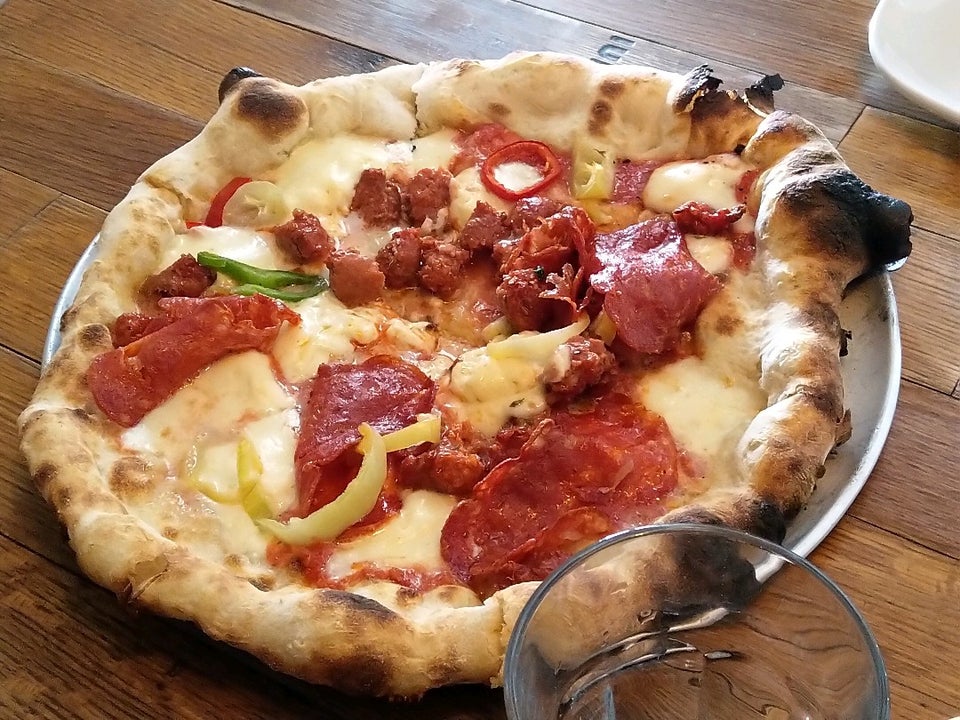 Rosso Pizzeria 8738 109 St NW, Edmonton