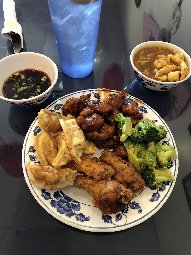 Village Wok Restaurant 1100 S College St #104, Auburn