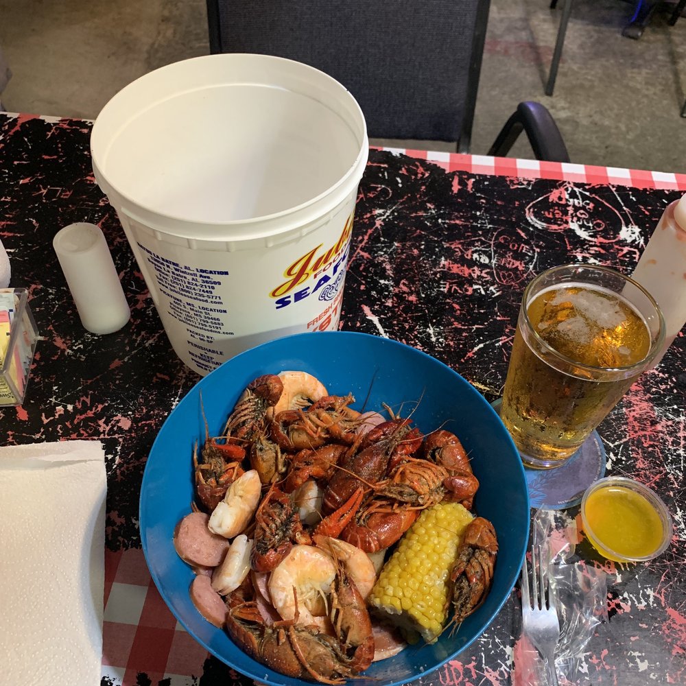 Guntersville, AL Restaurants Open for Takeout, Curbside Service and/or