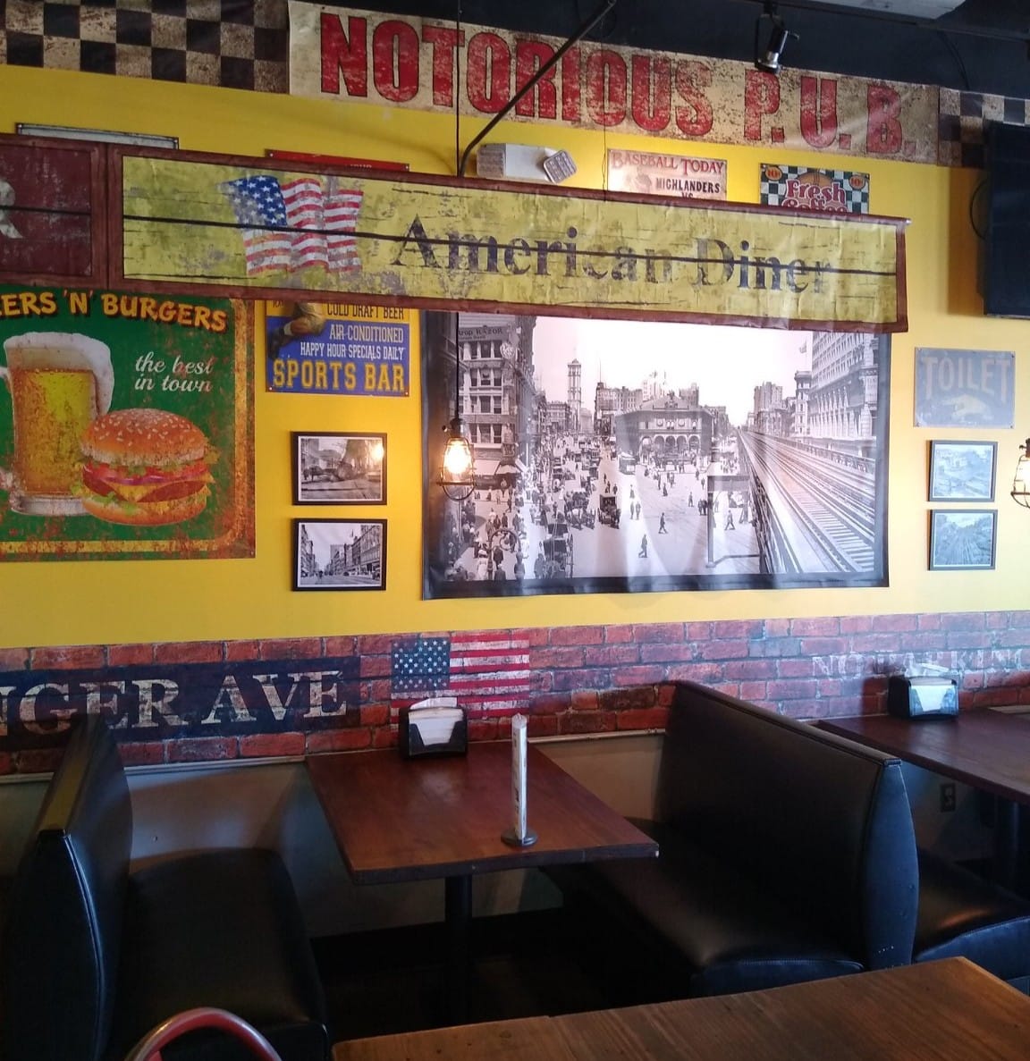 Johnny Gryll's II, Huntsville 6125 University Dr NW, Huntsville