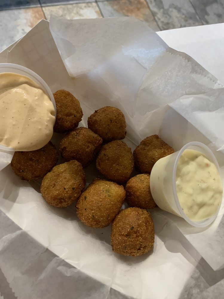 Pier 88 Boiling Seafood & Bar 5850 University Dr NW Ste D3, Huntsville