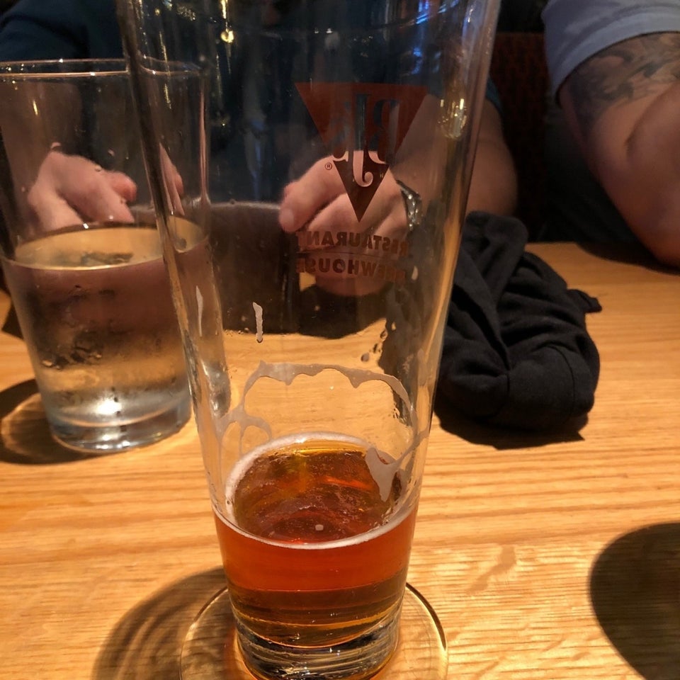BJ's Restaurant & Brewhouse 3748 Airport Blvd, Mobile