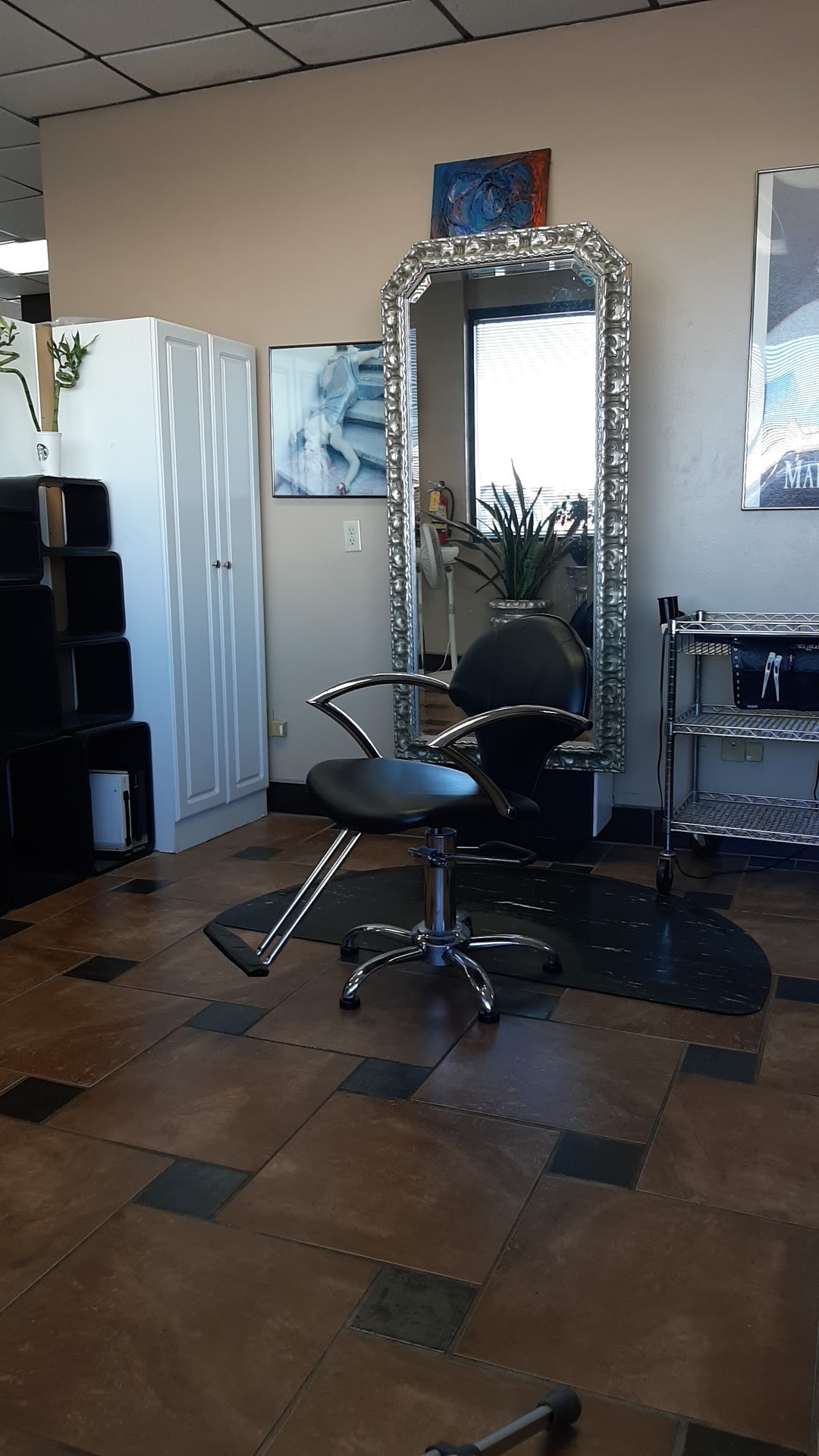 Root Salon - Hair Salon