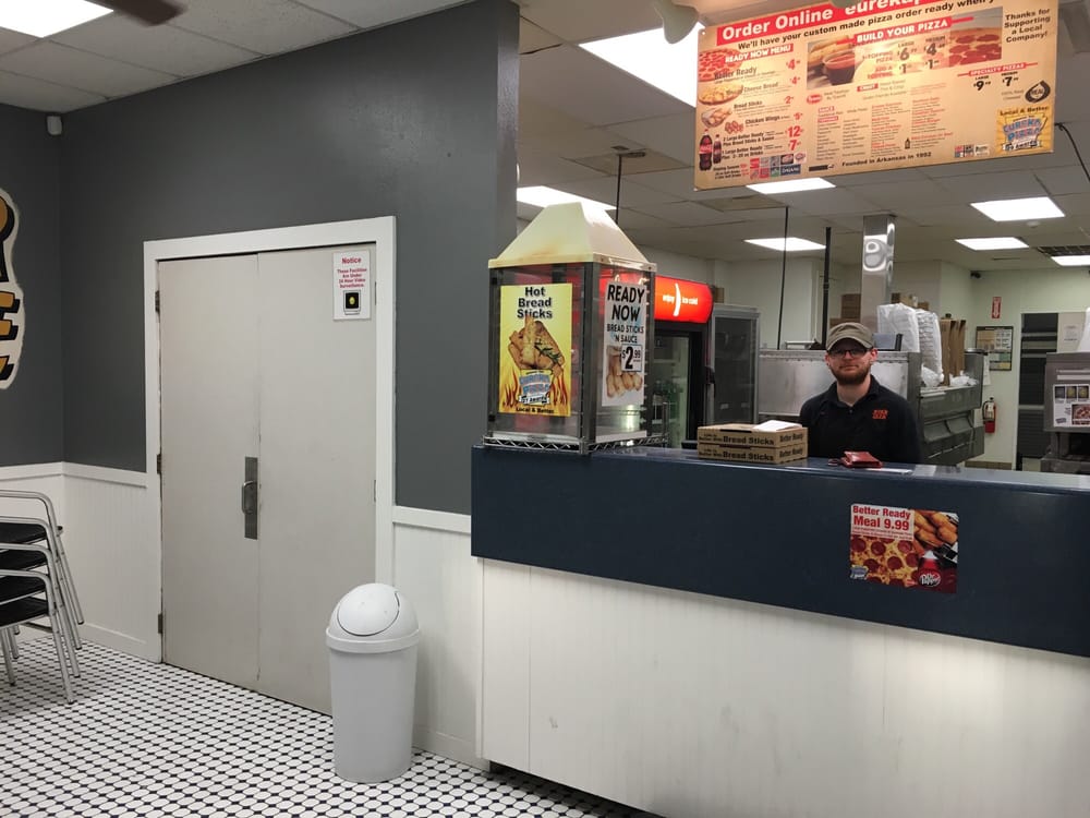 Eureka Pizza 1140 N Walton Blvd, Bentonville