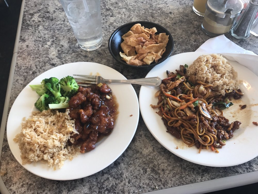 Forbidden Garden Chinese restaurant 14810 Cantrell Rd #140, Little Rock