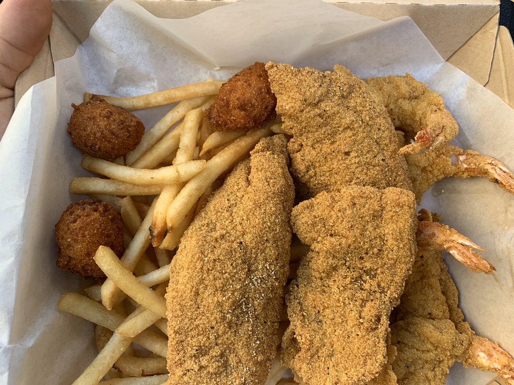 Flying Fish 511 President Clinton Ave, Little Rock