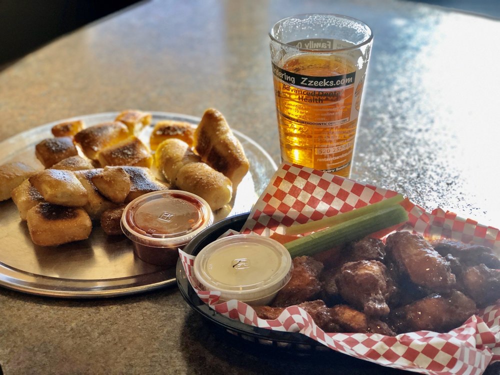 Zesty Zzeeks Pizza & Wings 960 E Warner Rd #1, Chandler