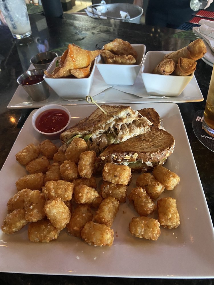 Catching Flights Bar and Grille 1475 W Elliot Rd, Gilbert