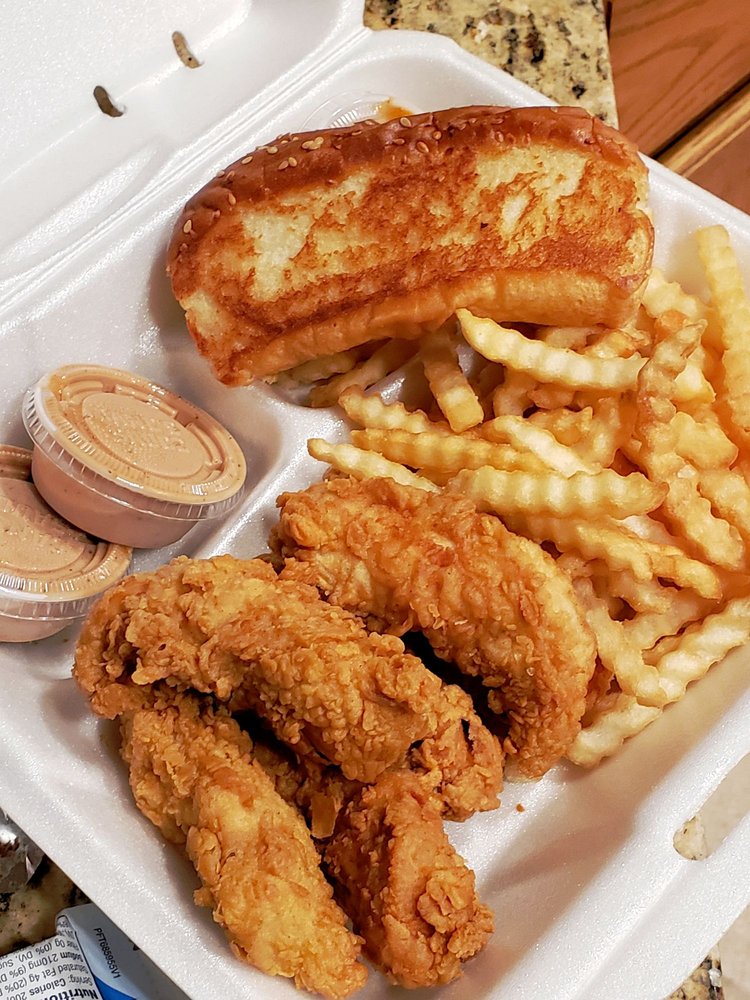 Raising Cane's Chicken Fingers 7930 W Bell Rd, Glendale