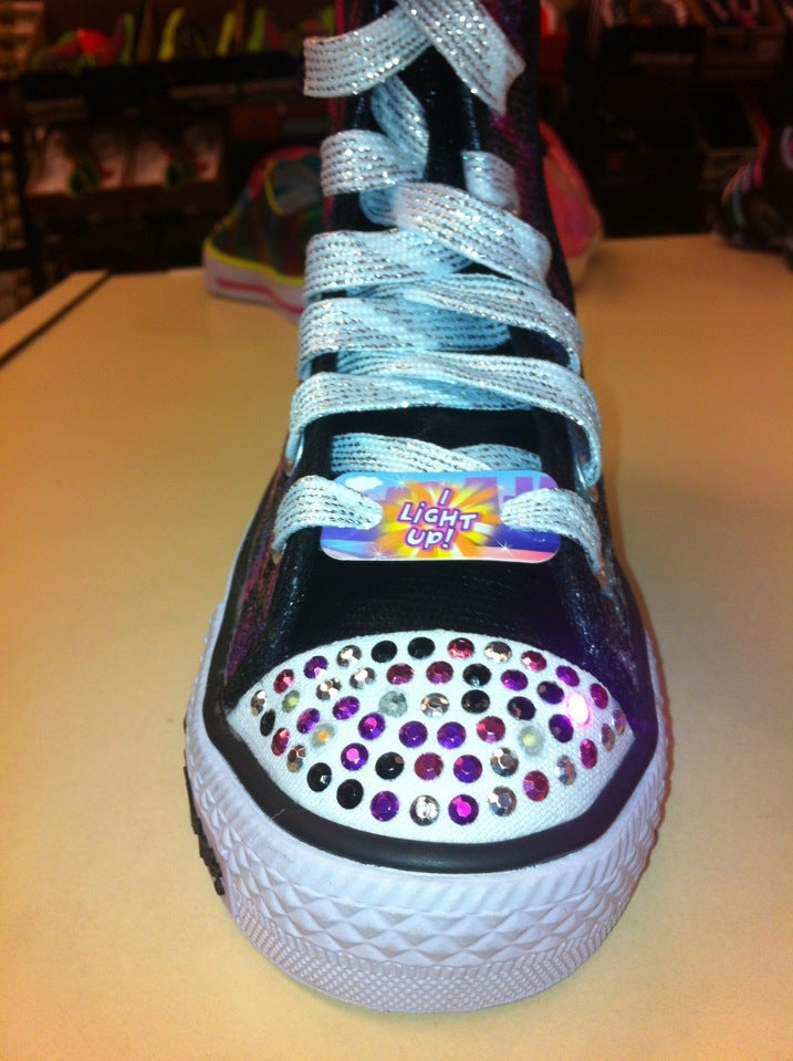 Famous Footwear Glendale