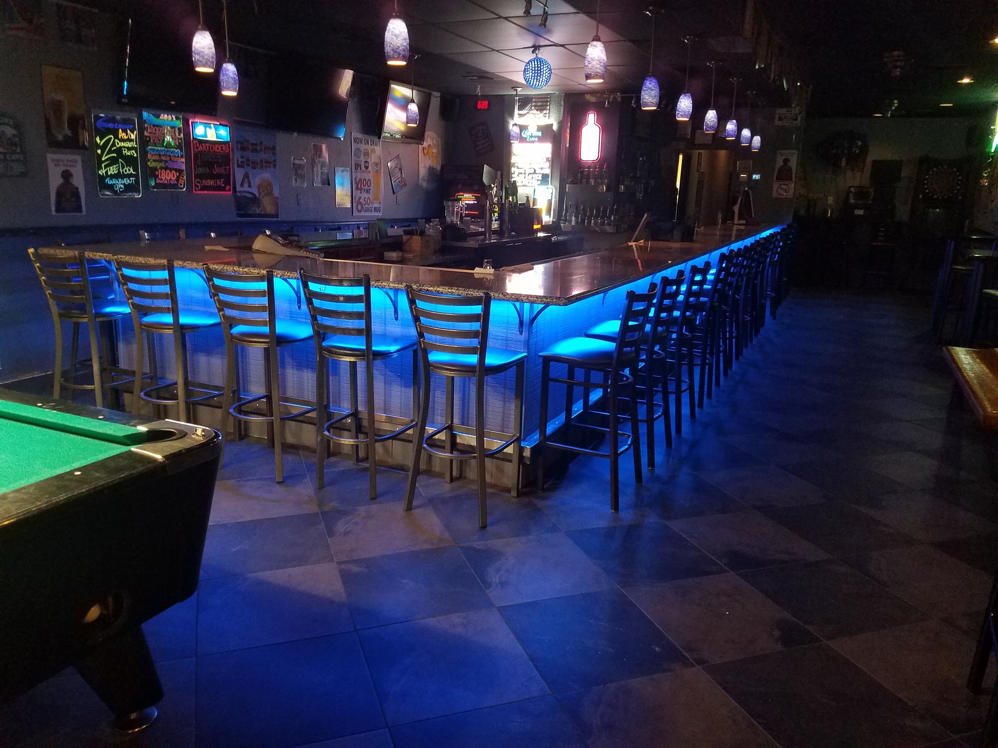 Willy's Bar 6322 W Bell Rd, Glendale