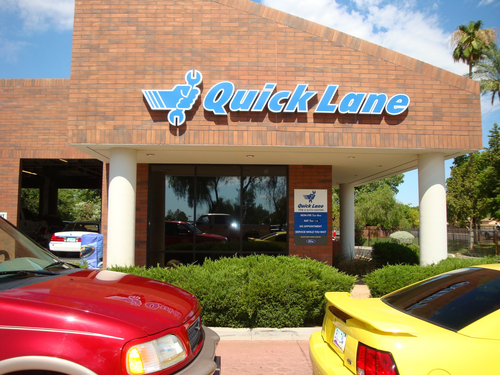 Quick Lane 5121 W Maryland Ave, Glendale