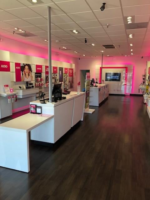 Boost Mobile 1690 McCulloch Blvd N #101, Lake Havasu City