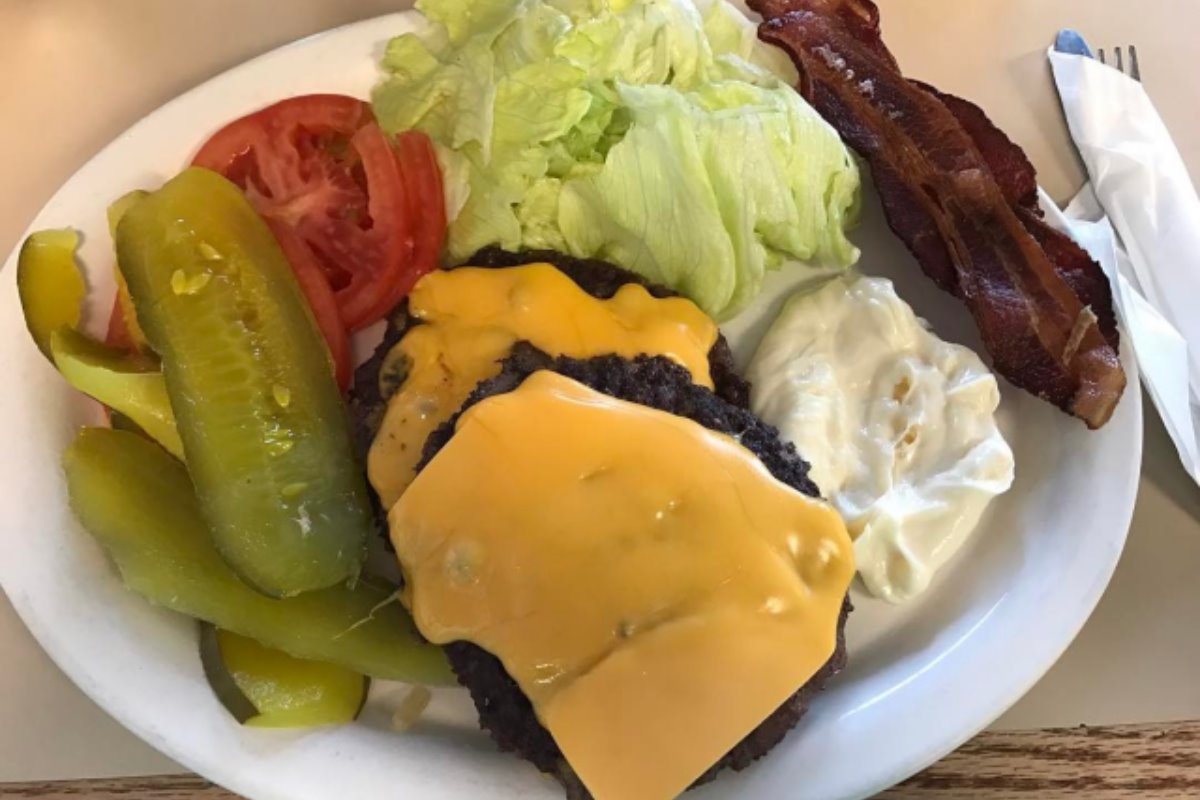 Giant Hamburgers Lindsay Marketplace, 2753 E Broadway Rd, Mesa