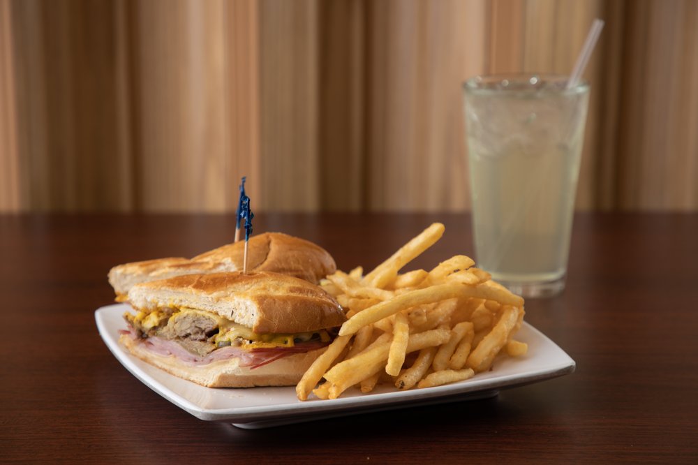 Rochester's Family Dining & Sports Bar 721 S Rochester, Mesa