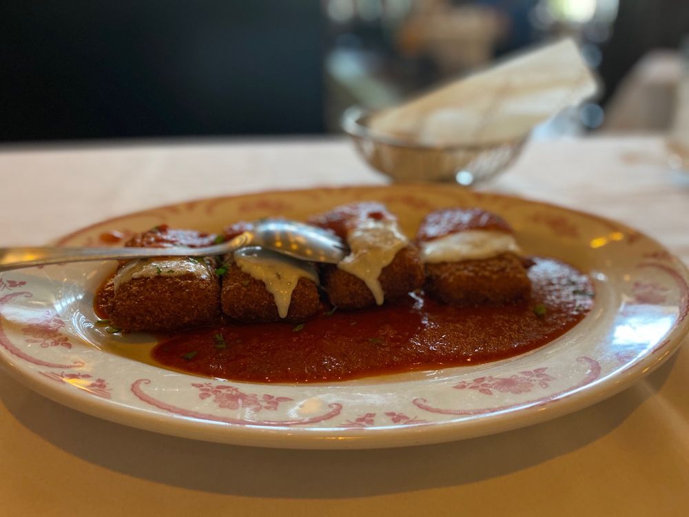 Maggiano's Little Italy 16405 N Scottsdale Rd, Scottsdale