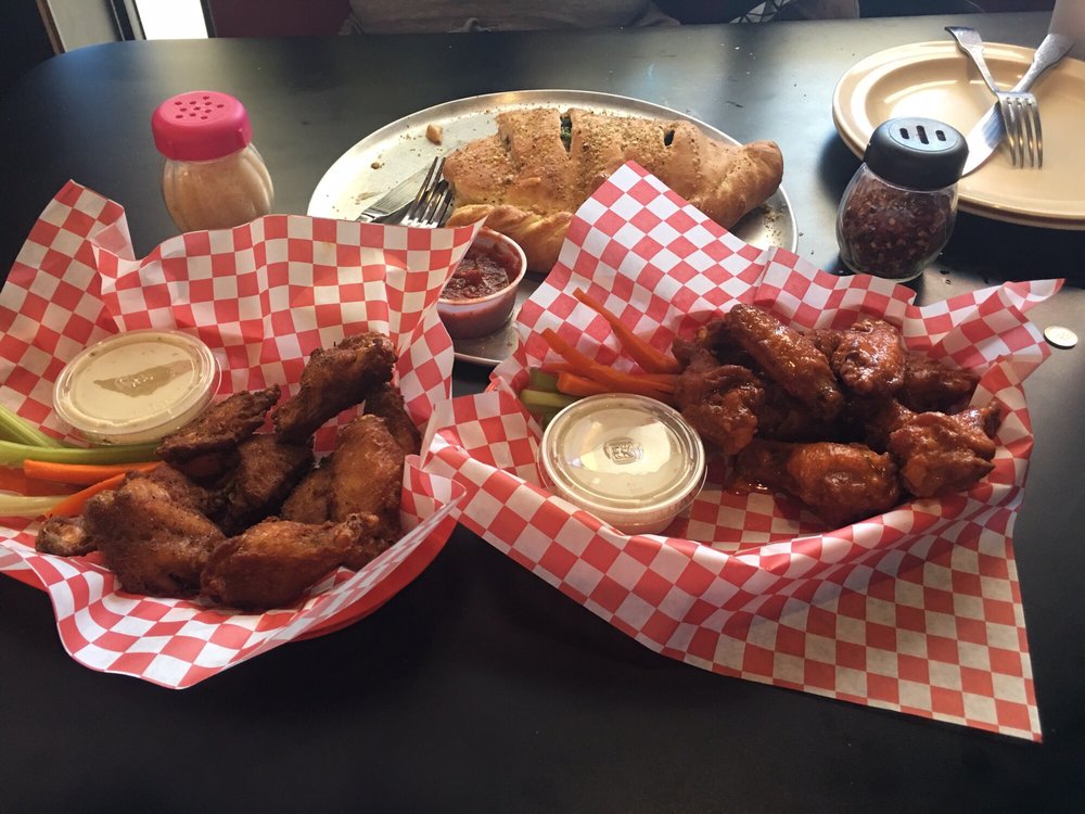 Zesty Zzeeks Pizza & Wings 3139 S Mill Ave Suite B5-B6, Tempe