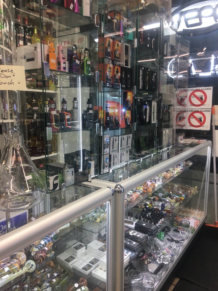 Tempe Liquor & Smoke shop