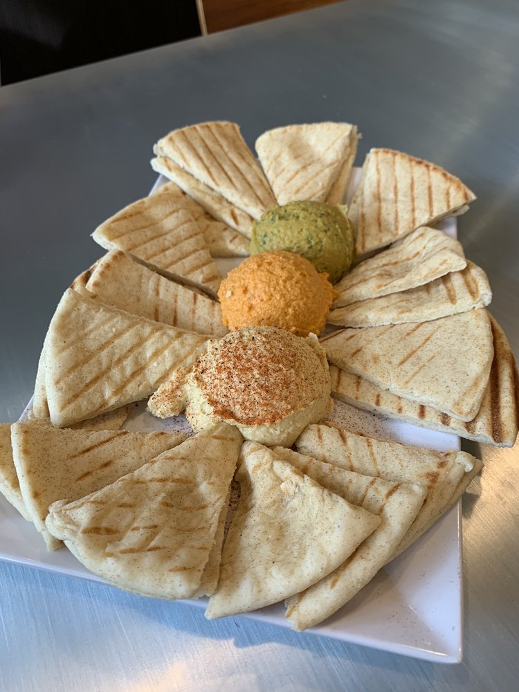 MAD Greens - Tempe Marketplace 2000 E Rio Salado Pkwy Suite 1215, Tempe