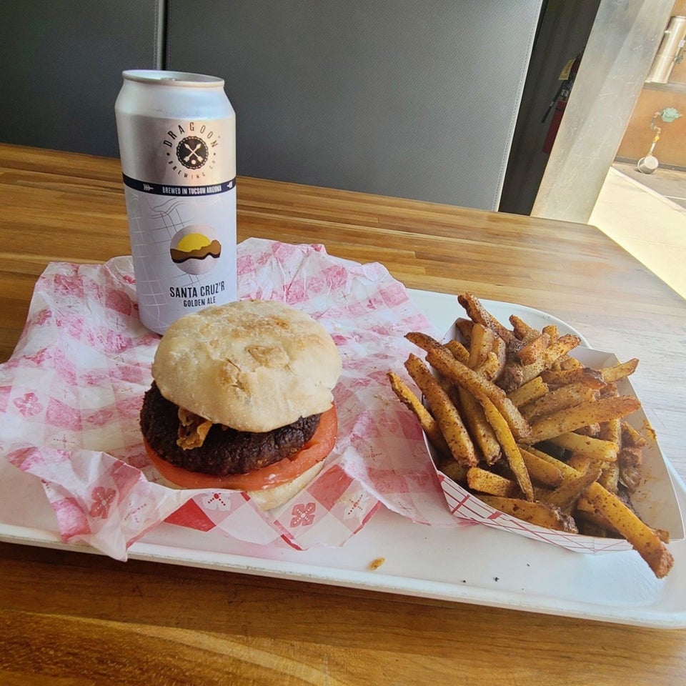 Beaut Burger 267 South Avenida del Convento, Tucson