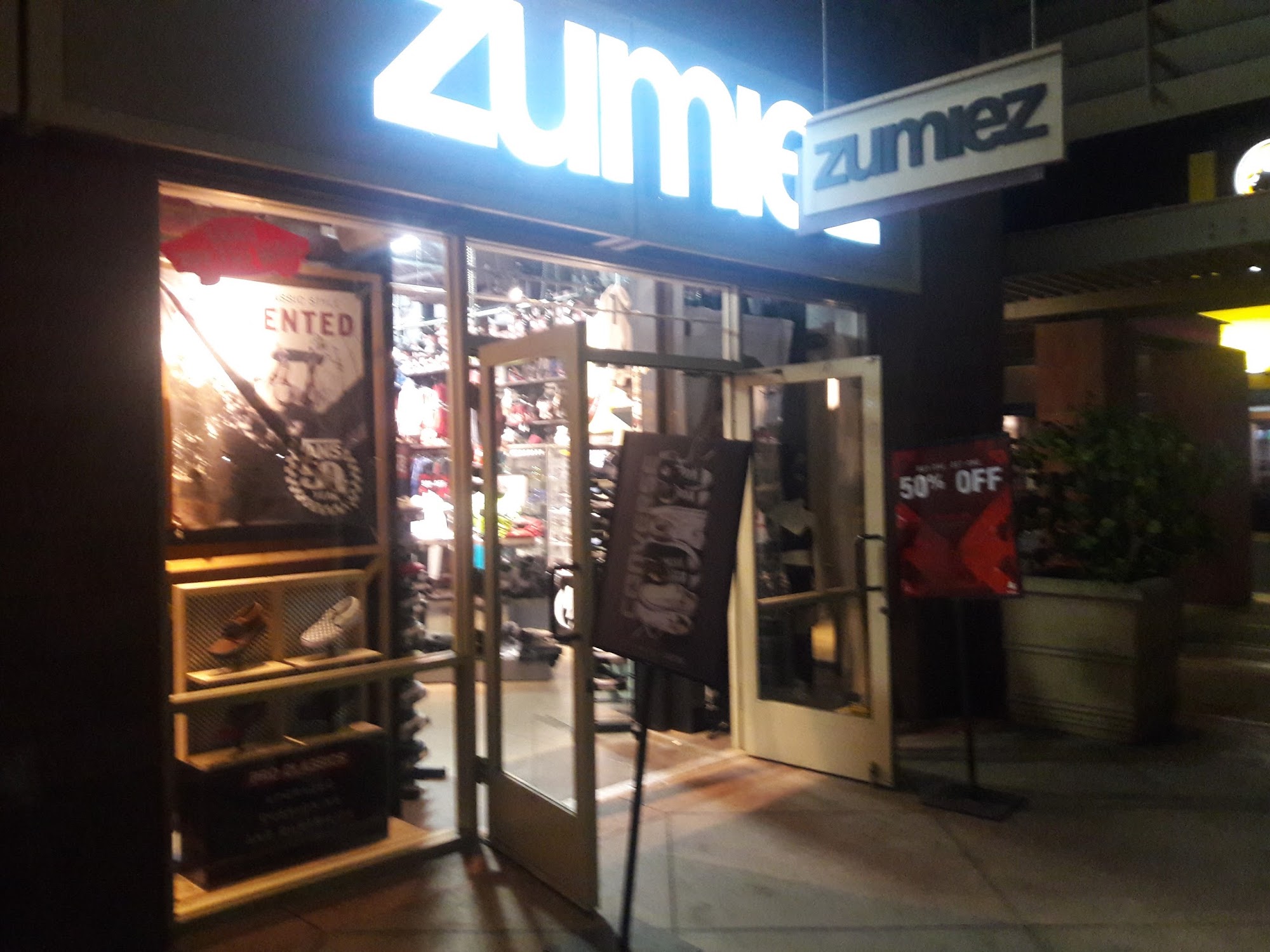 Zumiez