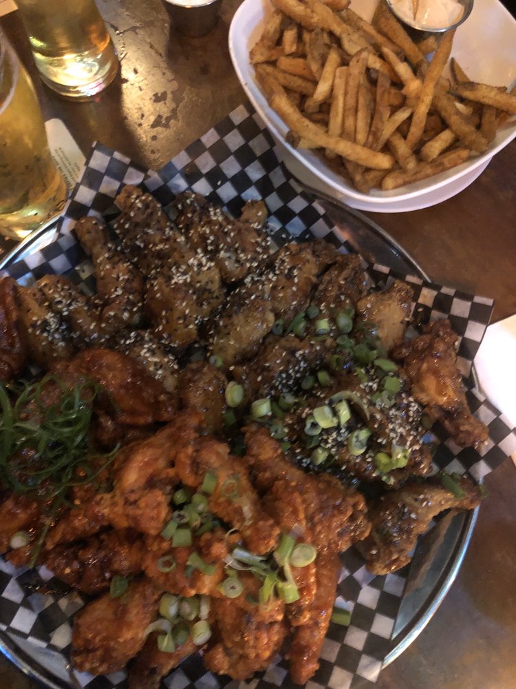 Yagger's Downtown Restaurant & Sports Bar 433 W Pender St, Vancouver