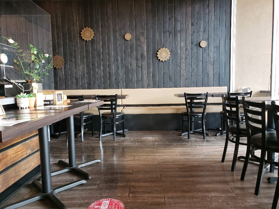 AM Thai Fusion Cuisine 2941 W Ball Rd, Anaheim