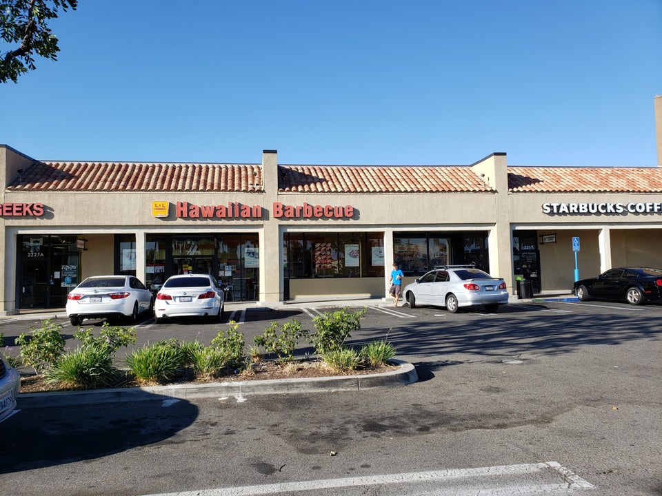 L&L Hawaiian Barbecue 2219-B W Ball Rd, Anaheim