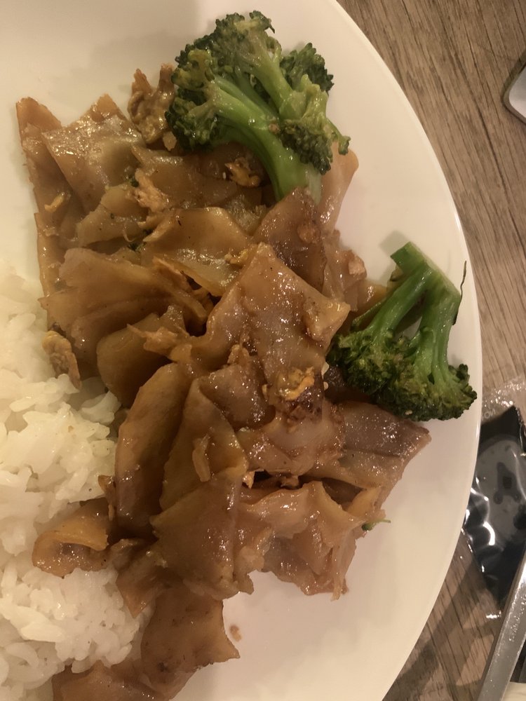 Essential Thai Cuisine 2415 W Lincoln Ave H, Anaheim
