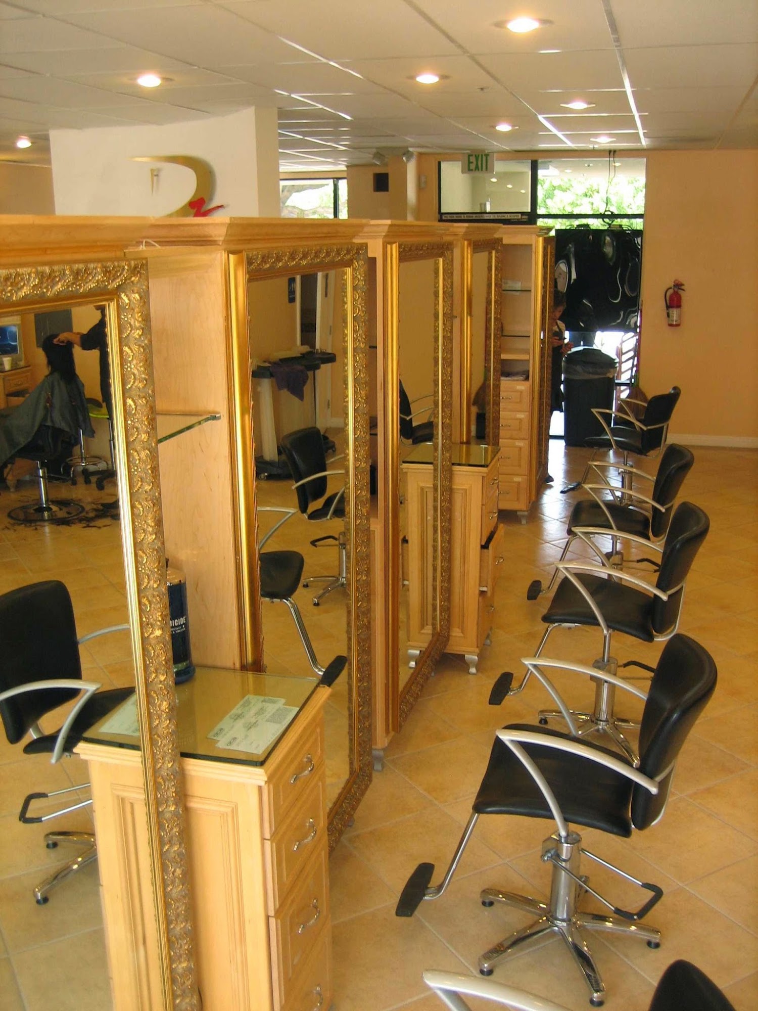 D2 Hair Salon