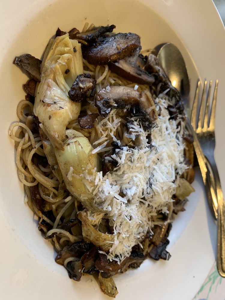 Strings Italian Café | Rock Creek Plaza 2501 Bell Rd, Auburn
