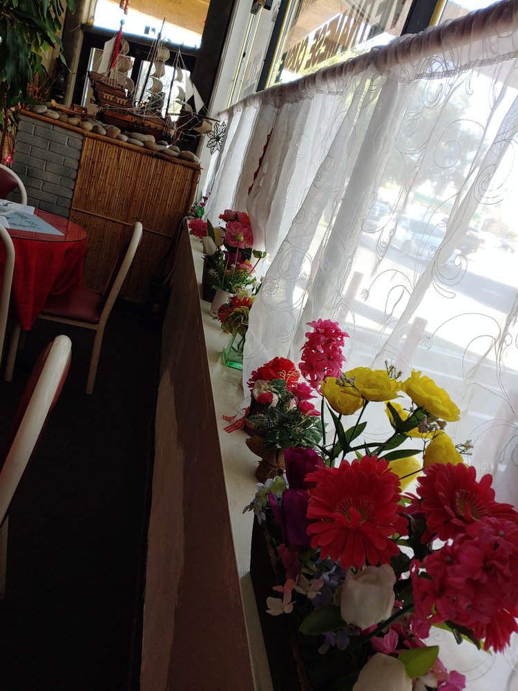 Saigon Restaurant 3113 Chester Ln, Bakersfield