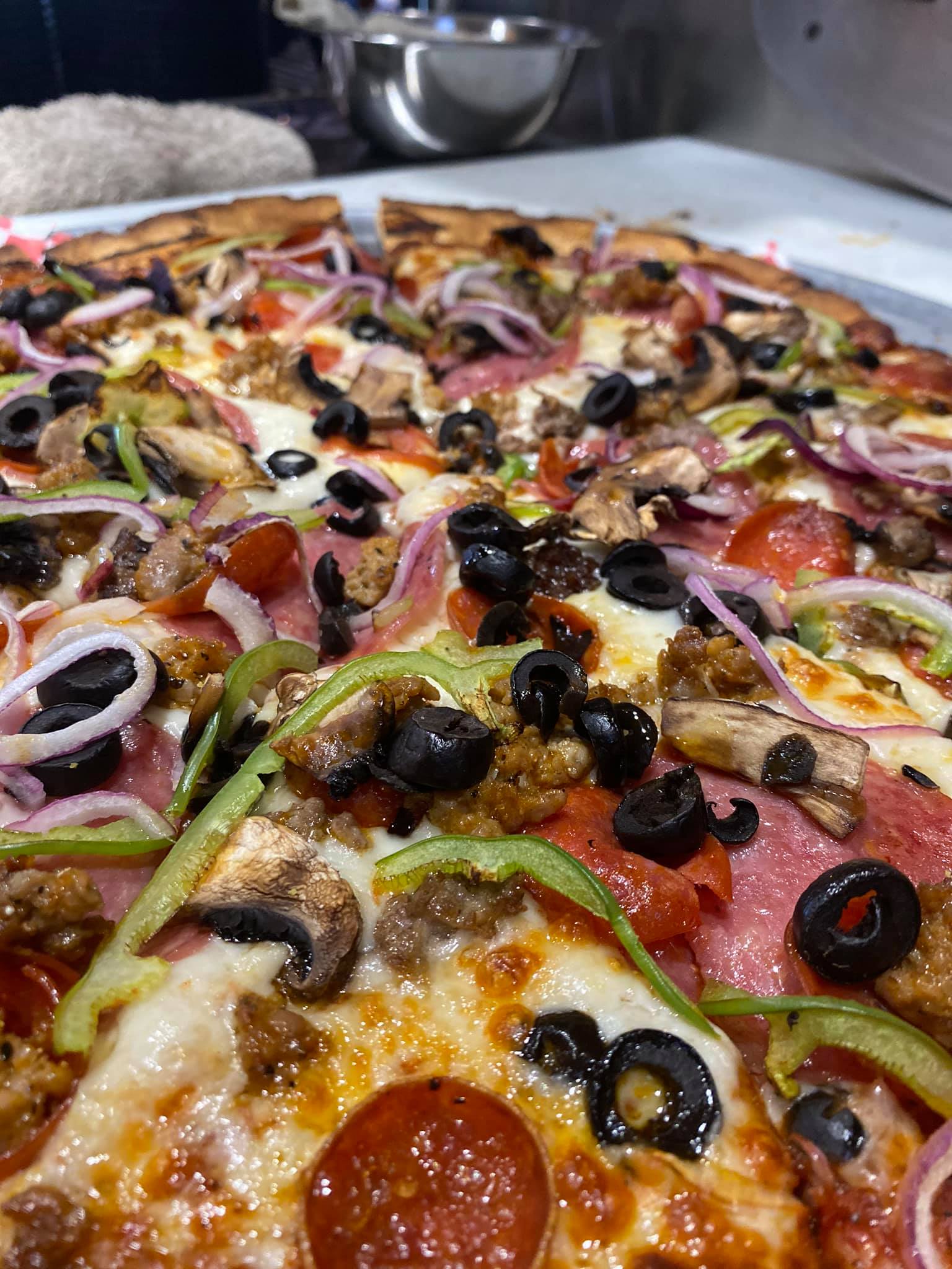 Woodstone Pizzerias 5440 California Ave, Bakersfield