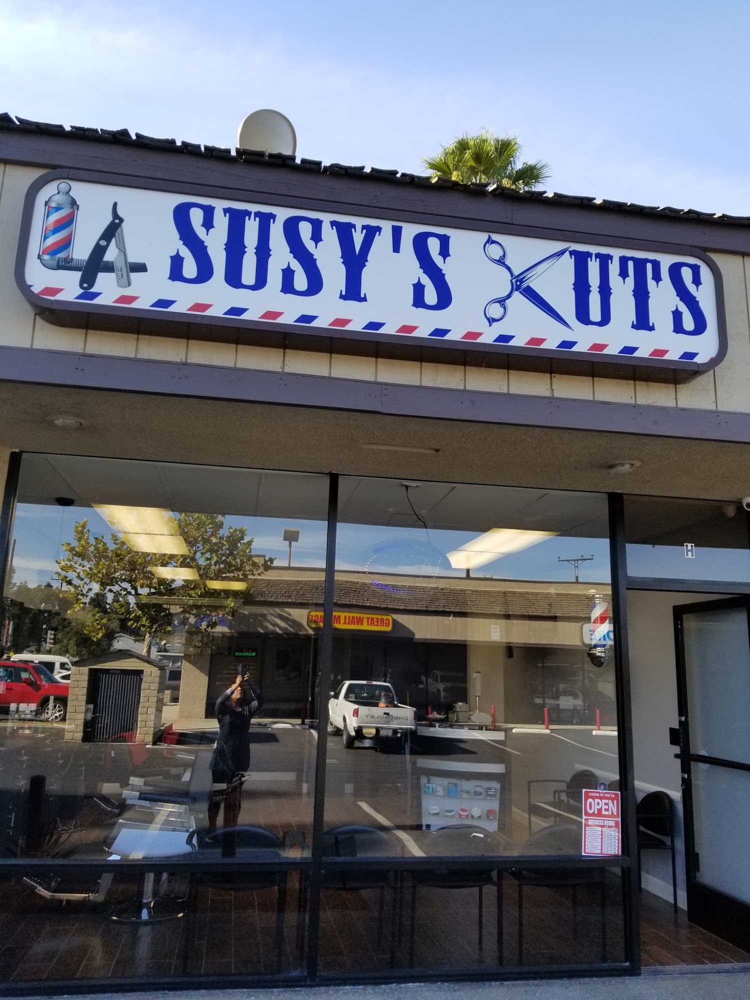 LA Susy's Cuts