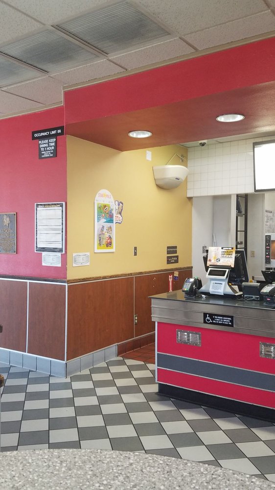 Carl's Jr. 10148 Rosecrans Ave, Bellflower