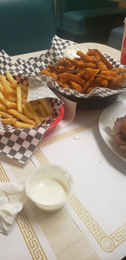 Fantastic Grill 16900 Lakewood Blvd UNIT 201, Bellflower