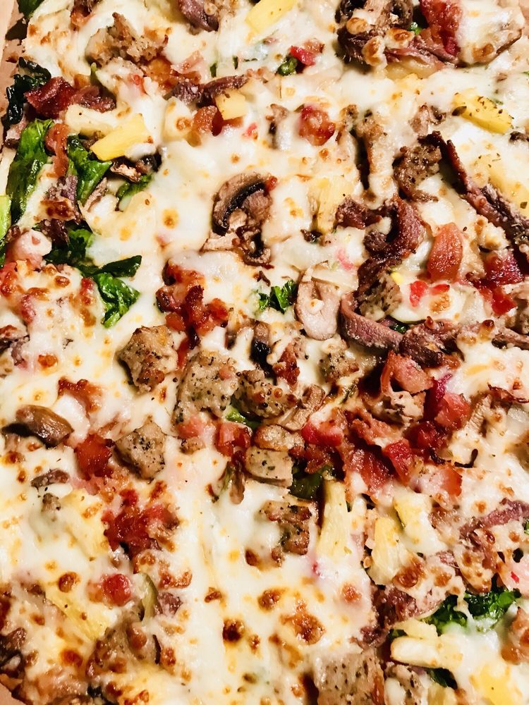 Domino's Pizza 2015 N Hollywood Way, Burbank