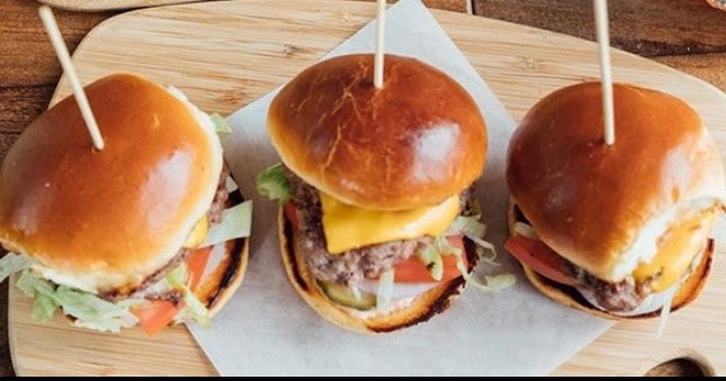 Daily Grill 2500 N Hollywood Way, Burbank