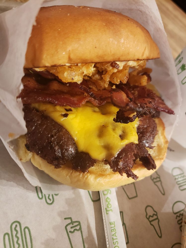 Shake Shack 200 N San Fernando Blvd, Burbank