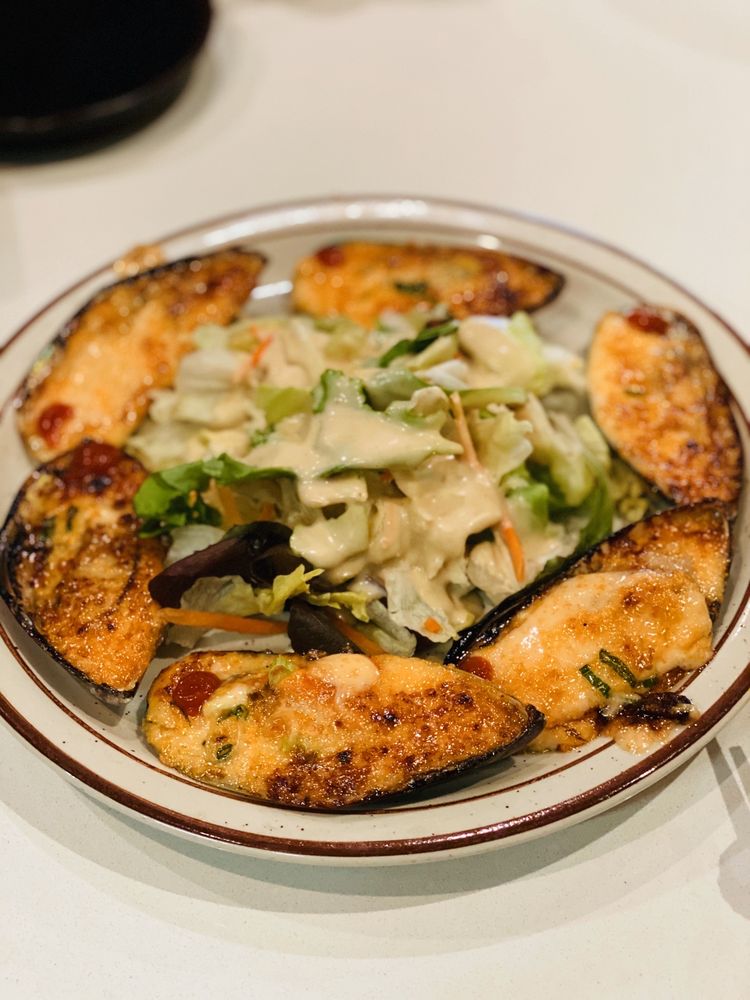 Niko Niko Sushi 8586, 12731 Towne Center Dr # F, Cerritos