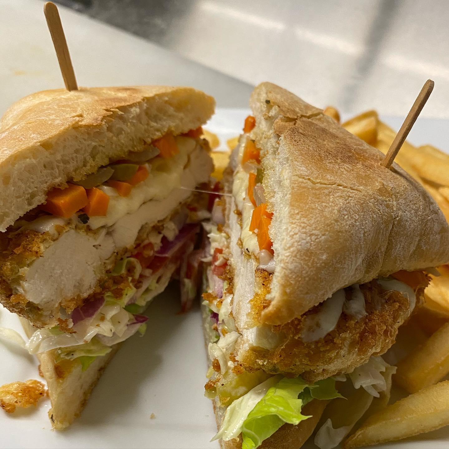 Shipmates Restaurant & Sports Bar 11424 South St, Cerritos