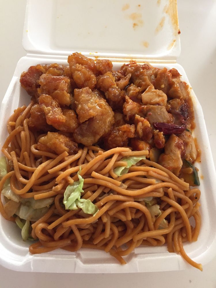 Ruby Thai Kitchen 139 Los Cerritos Center FC25, Cerritos
