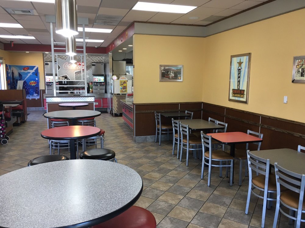 Carl's Jr. 695 H St, Chula Vista