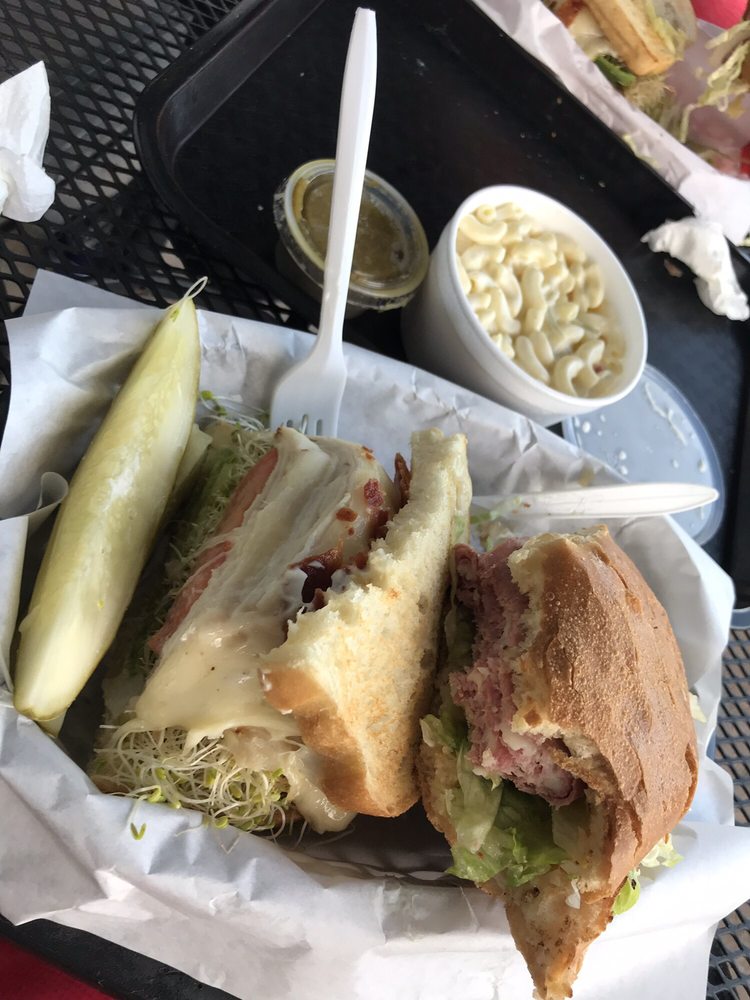 Hungry Hank's Deli 866 3rd Ave, Chula Vista