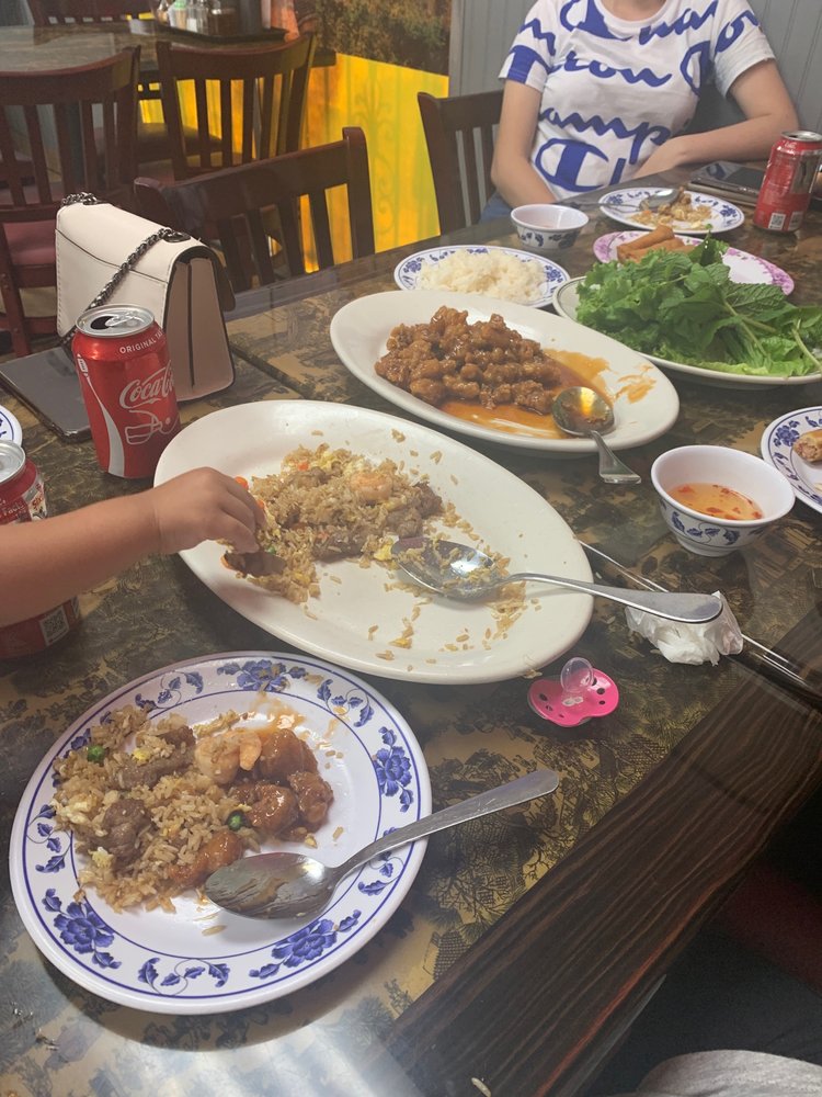 Dragon Express / Pho Vietnam Express 678 E St, Chula Vista